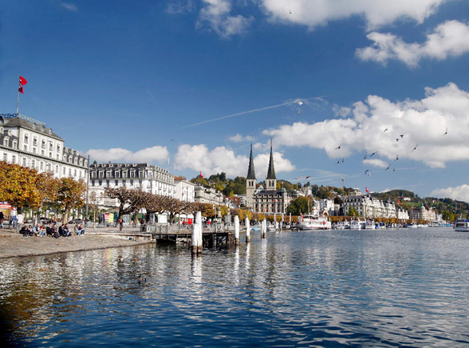 0011_Festivalhotel_Schweizerhof_Schoene Aussichten Touristik_Schweizerhofquai